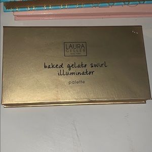 Laura gelato swirl illuminator palette